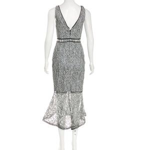 NICHOLAS
Lace Maxi Dress
Size: SI US 4